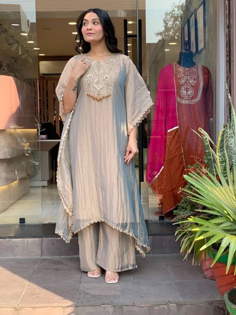 [SMF-2F46F13C0C2837-3] Divastri Women Kurti Palazzo Set (GREY) (L)
